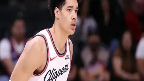 萨卡里在查尔斯顿站首战告捷，将挑战3号种子郑钦文