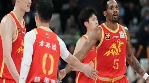 深圳队首轮2-0击败成都蓉城，阿奇姆彭双响戴伟浚献助攻
